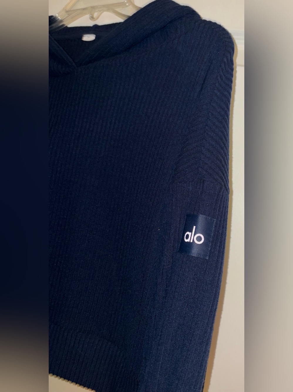 ALO MUSE RIBBED CROPPED HOODIE & MUSE RIBBED JOGGERS - Picture 4 of 12